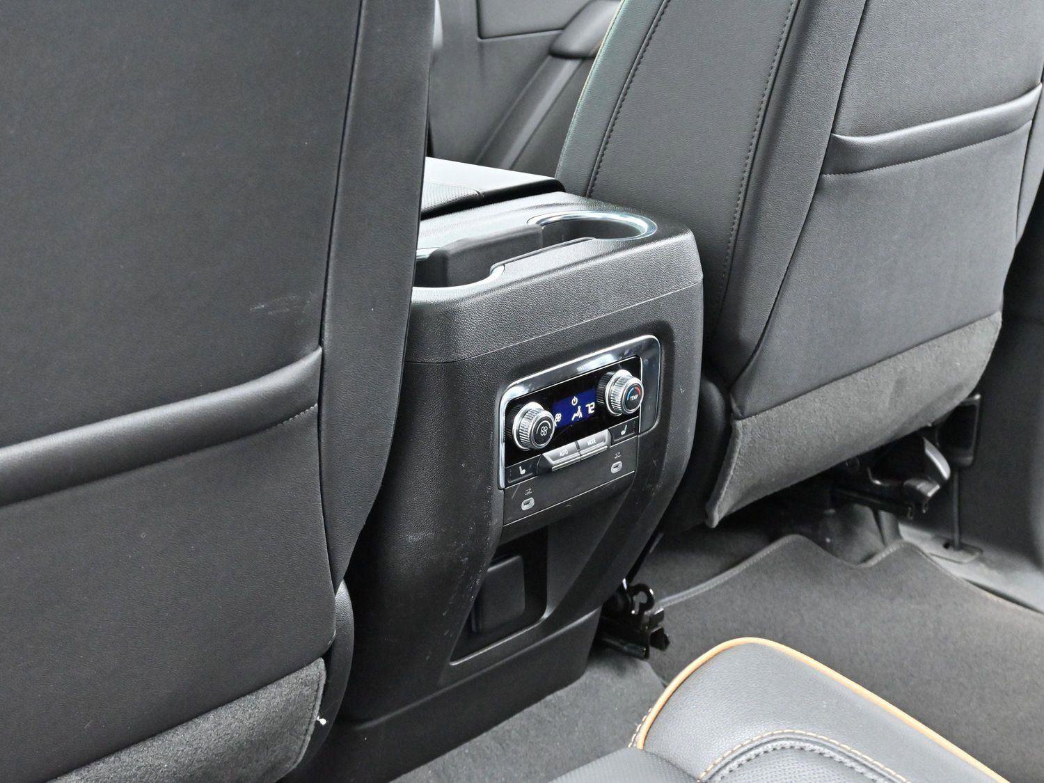 Used 2023 GMC Yukon AT4 w/ AT4 Premium Plus Package image 33
