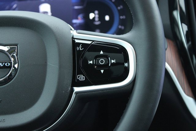 Used 2025 Volvo V60 B5 Cross Country Plus image 26