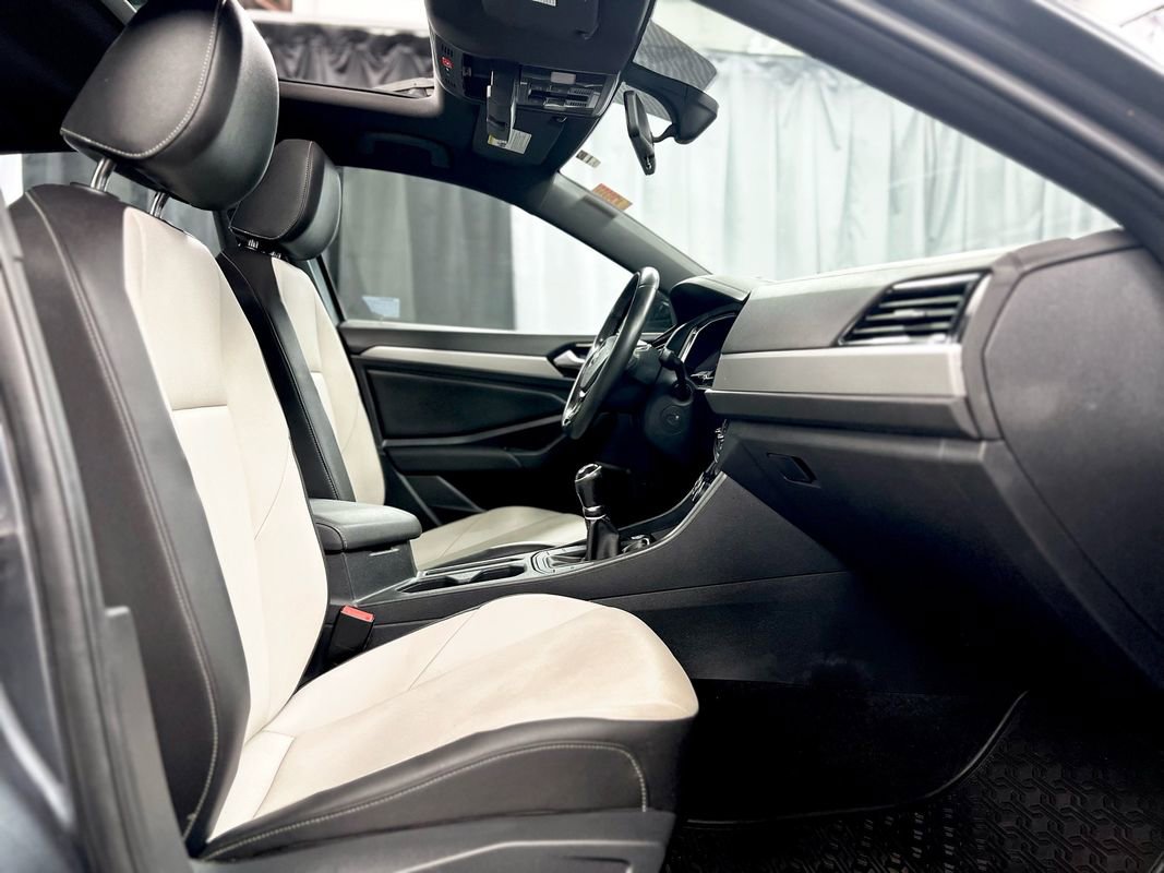 Used 2020 Volkswagen Jetta R-Line image 22
