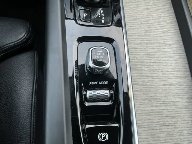 Used 2018 Volvo XC60 T8 Inscription w/ Advanced Package AWD/4WD image 26