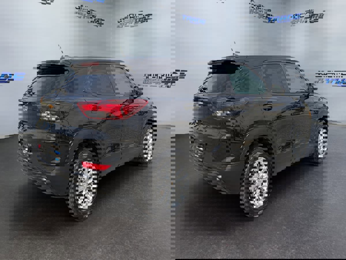 Used 2024 Chevrolet TrailBlazer LS w/ LS Convenience Package image 5