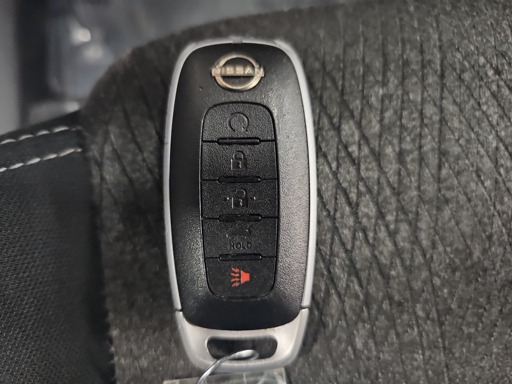 Used 2024 Nissan Rogue SV FWD image 34