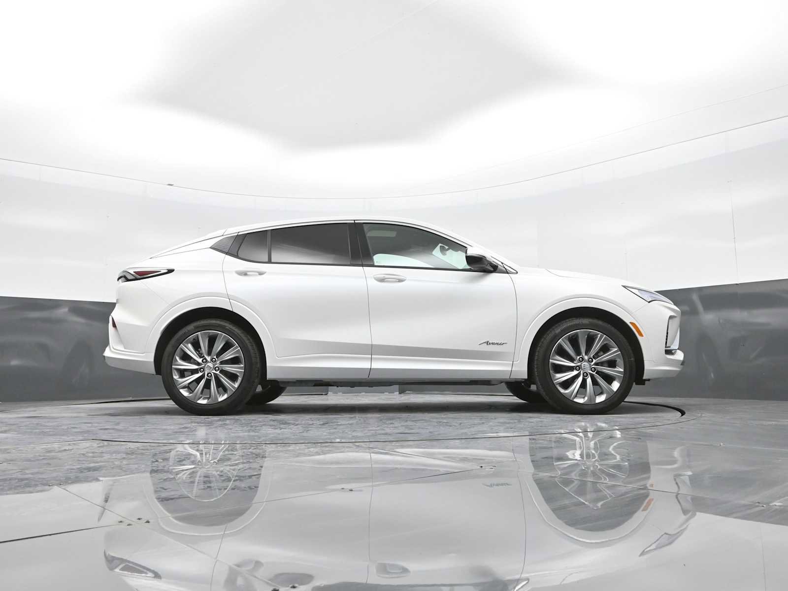 Used 2025 Buick Envista Avenir image 40