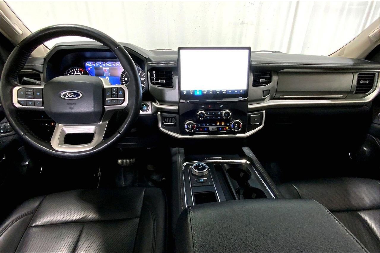 Certified 2024 Ford Expedition XLT RWD image 15