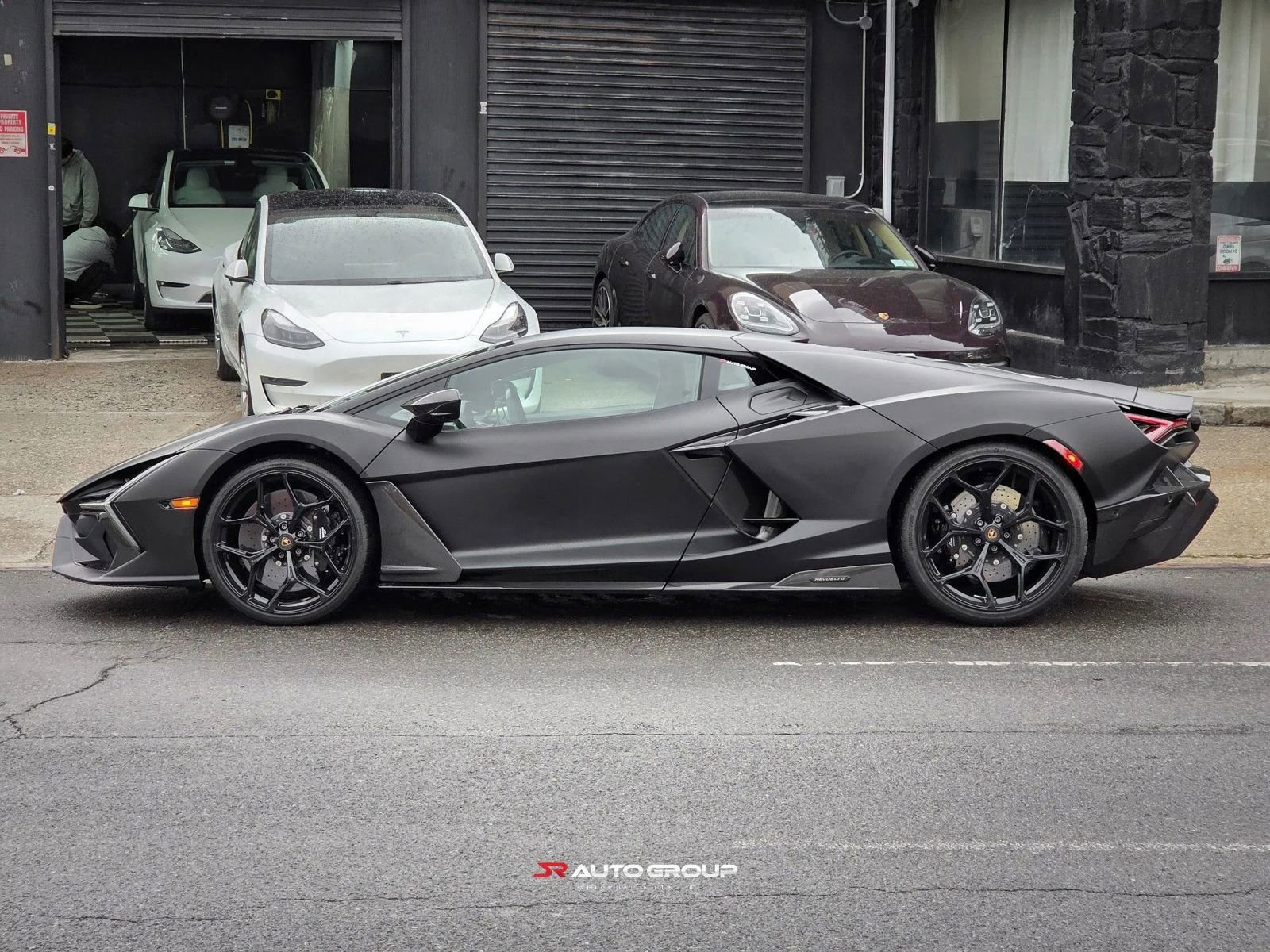Used 2024 Lamborghini Revuelto AWD/4WD image 8