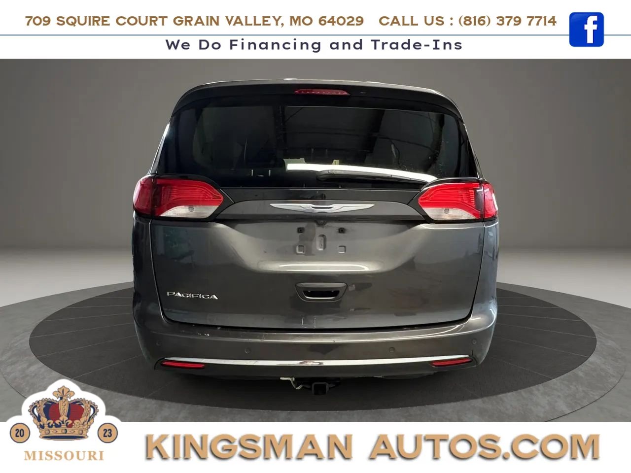 Used 2017 Chrysler Pacifica Touring-L w/ Tire & Wheel Group FWD image 5