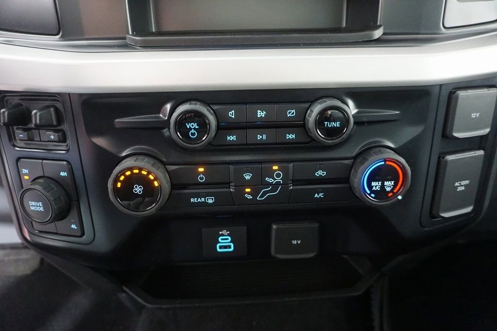 Used 2023 Ford F450 XLT w/ XLT Value Package image 24