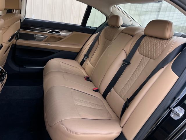 Used 2019 BMW 740i w/ Executive Package image 21
