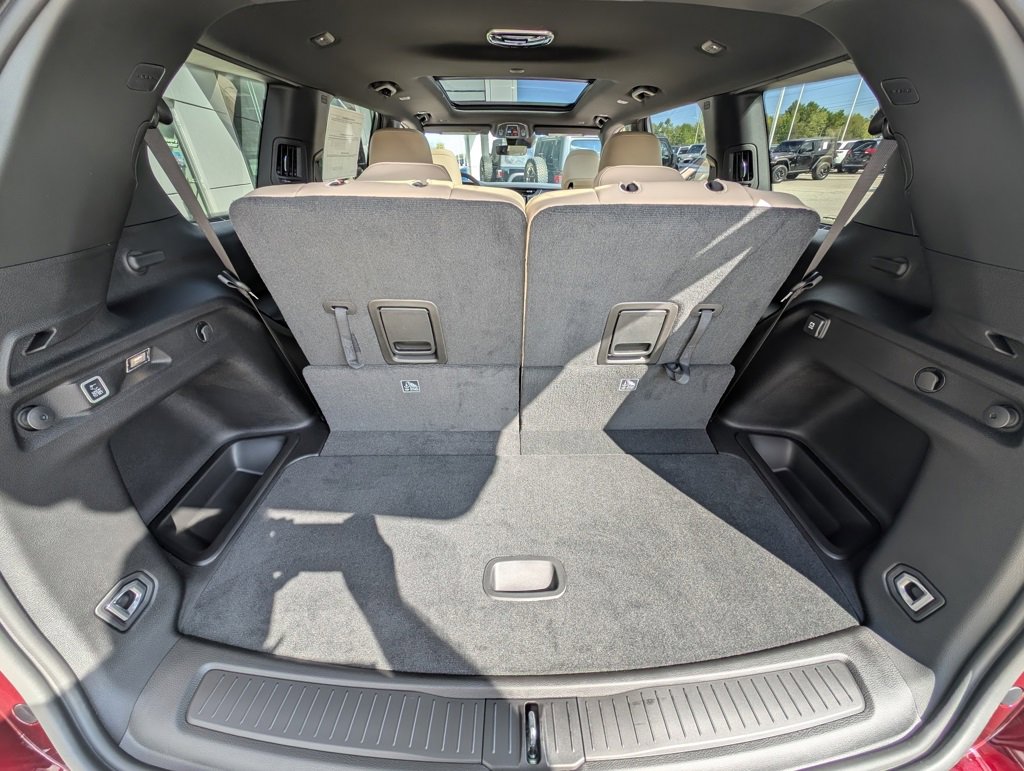 New 2025 Jeep Grand Cherokee L Limited image 11