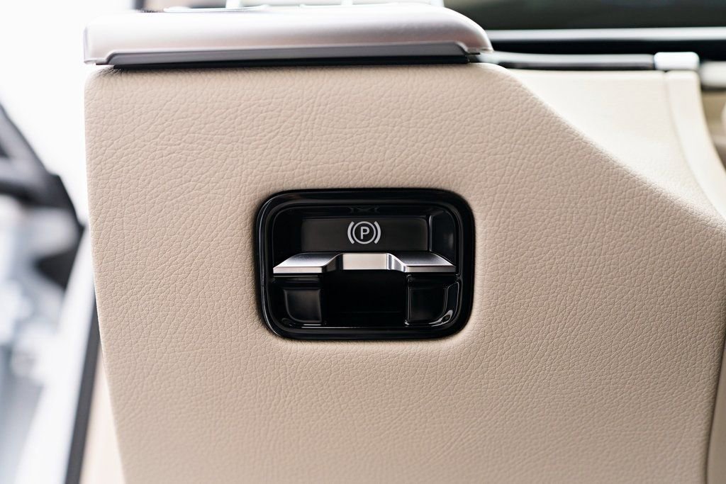 Used 2024 Mercedes-Benz S 580e 4MATIC Sedan image 58