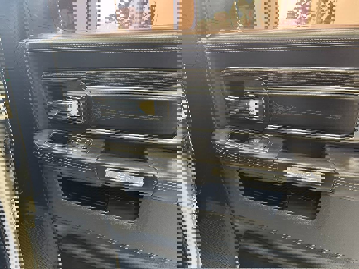 Used 2016 RAM 1500 Limited image 15