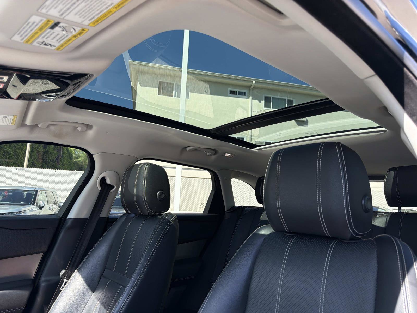 Used 2019 Land Rover Range Rover Velar S AWD/4WD image 17
