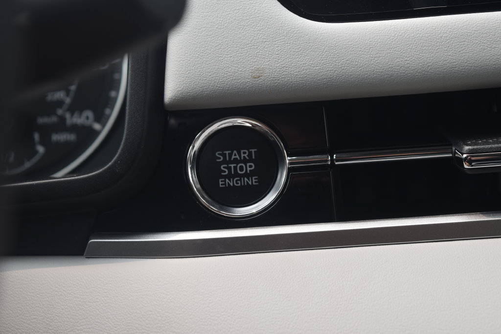New 2026 Mitsubishi Outlander SE AWD/4WD image 18