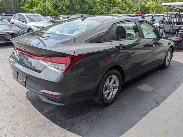 Used 2021 Hyundai Elantra SE FWD image 5