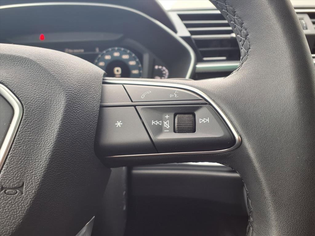 Used 2025 Audi Q3 2.0T Premium w/ Convenience Package image 14