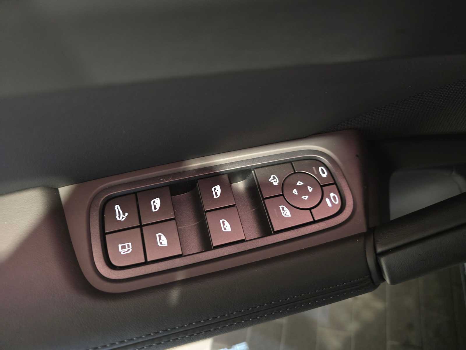 New 2026 Porsche Cayenne Turbo AWD/4WD image 29