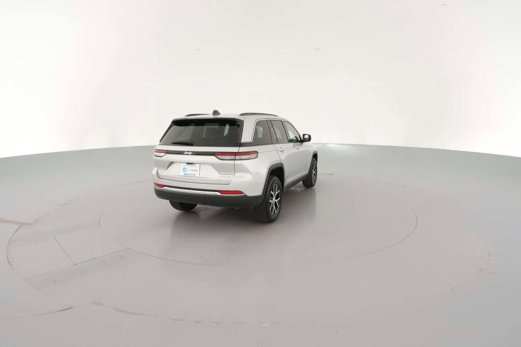 New 2025 Jeep Grand Cherokee Limited image 11