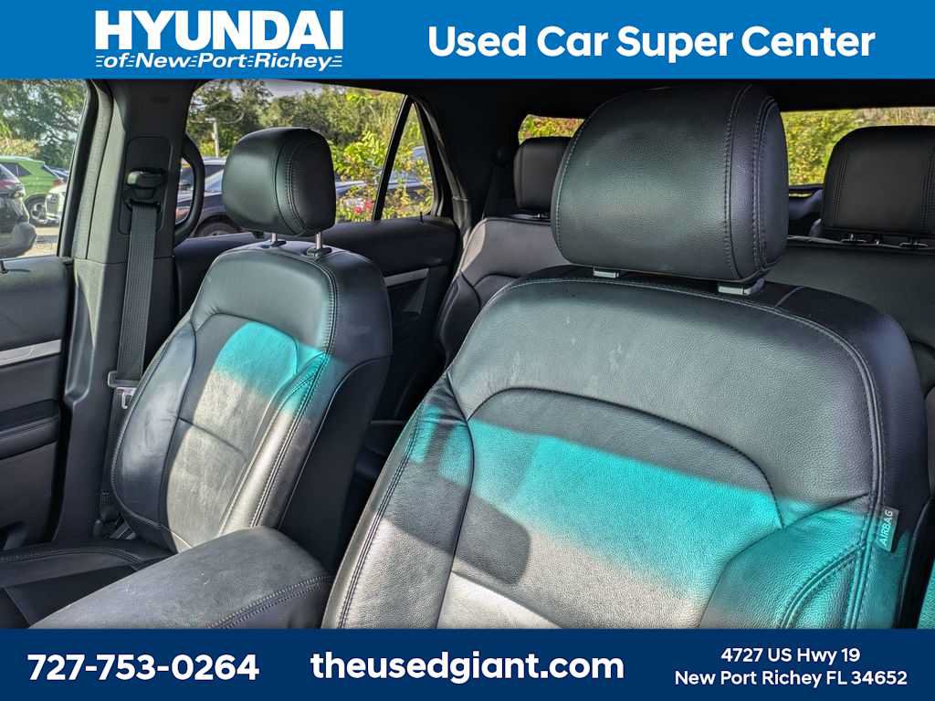 Used 2017 Ford Explorer XLT w/ Equipment Group 202A FWD image 3
