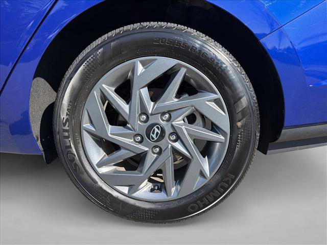 Used 2024 Hyundai Elantra SEL FWD image 9