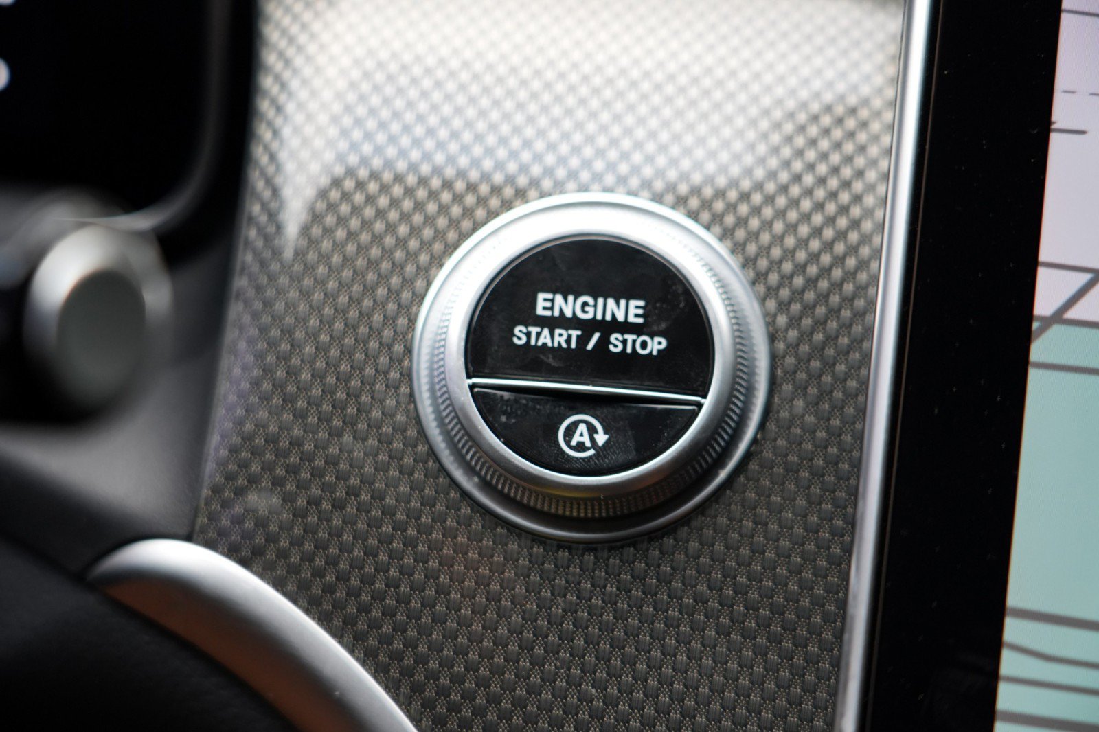 Used 2024 Mercedes-Benz GLC 43 AMG 4MATIC image 29