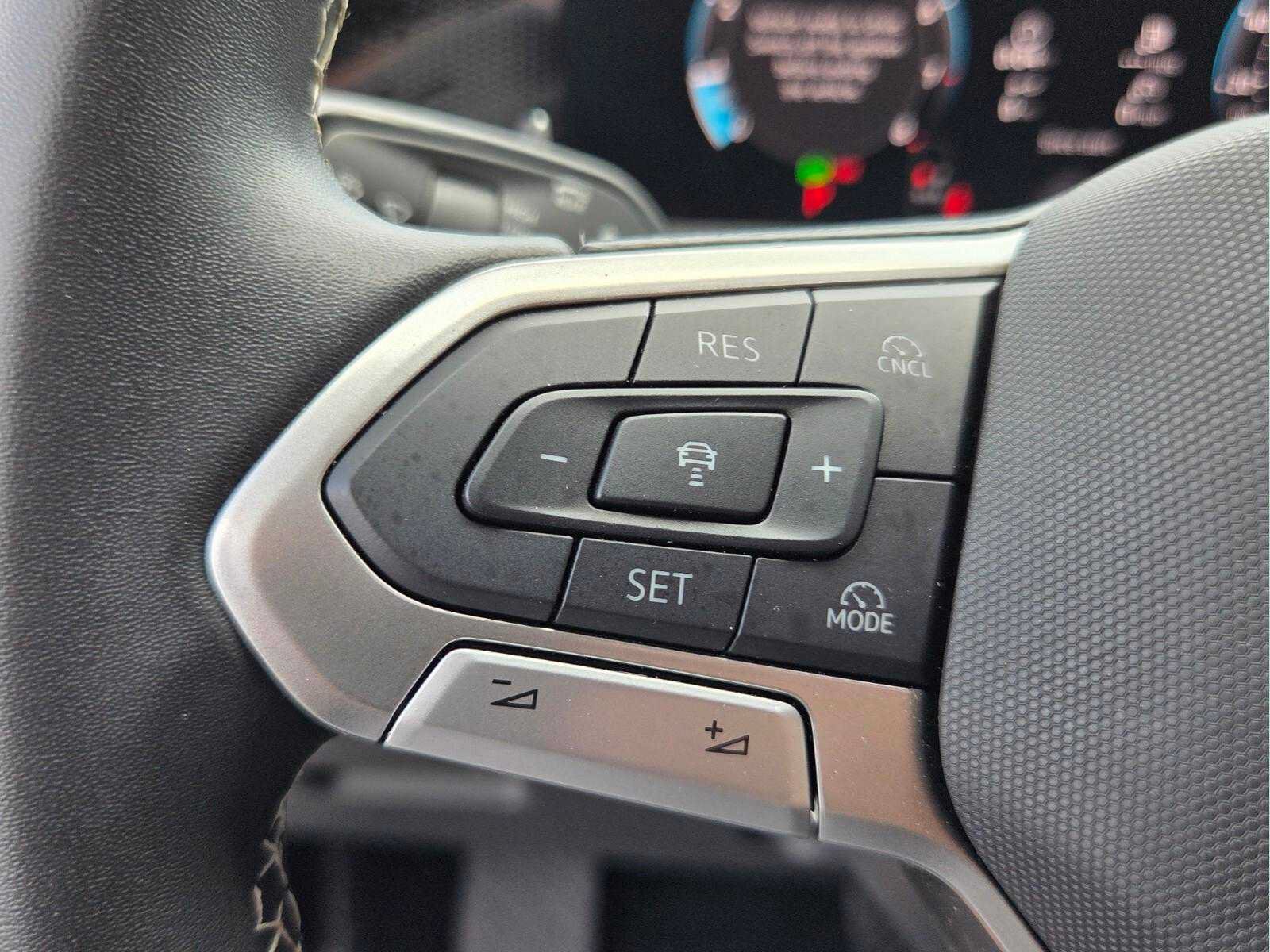Used 2026 Volkswagen Tiguan S FWD image 28