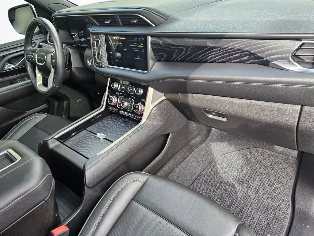 Used 2024 GMC Yukon Denali w/ Denali Reserve Package AWD/4WD image 17