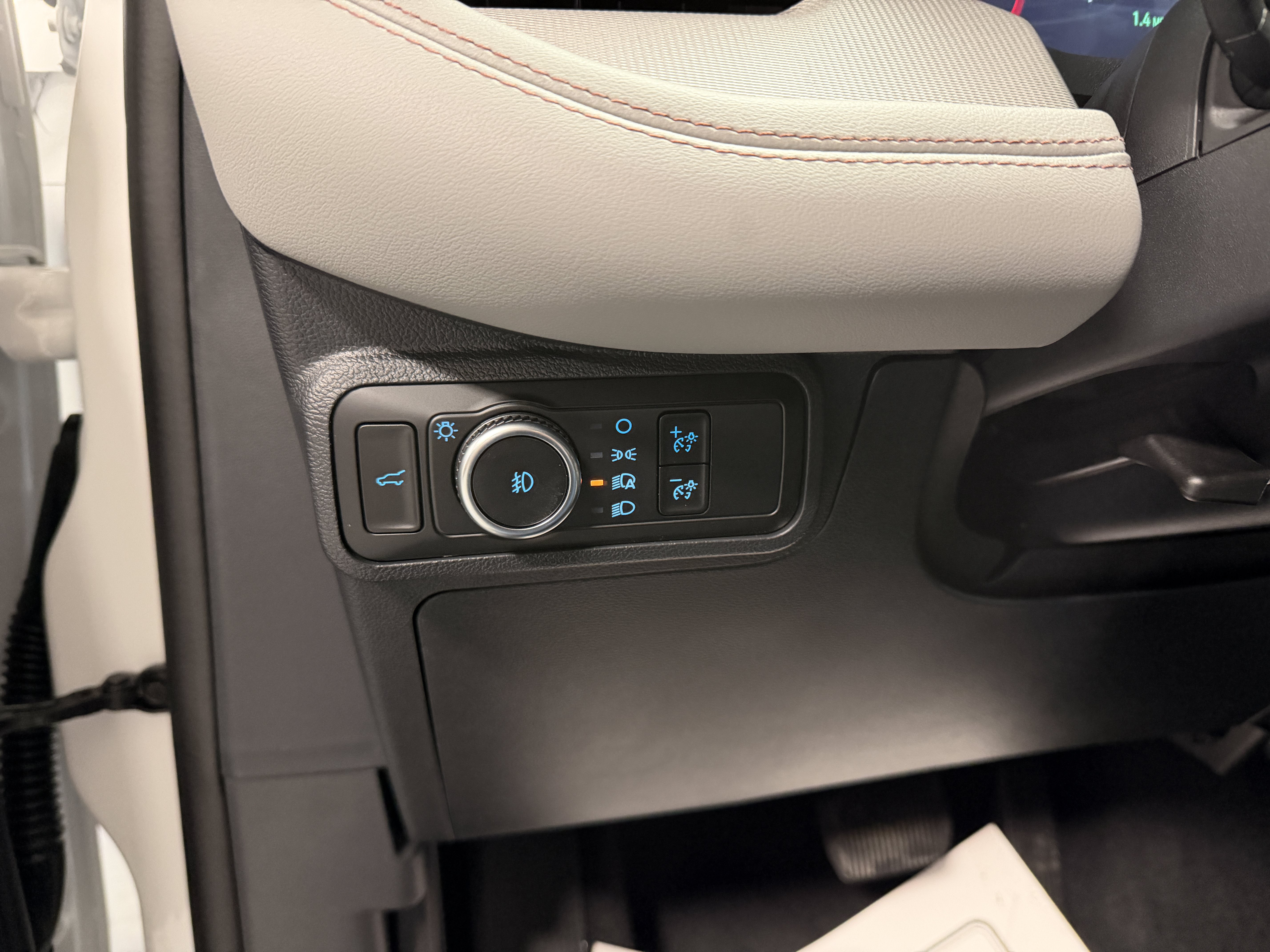 New 2026 Ford Explorer Active w/ Active Comfort Package AWD/4WD image 17