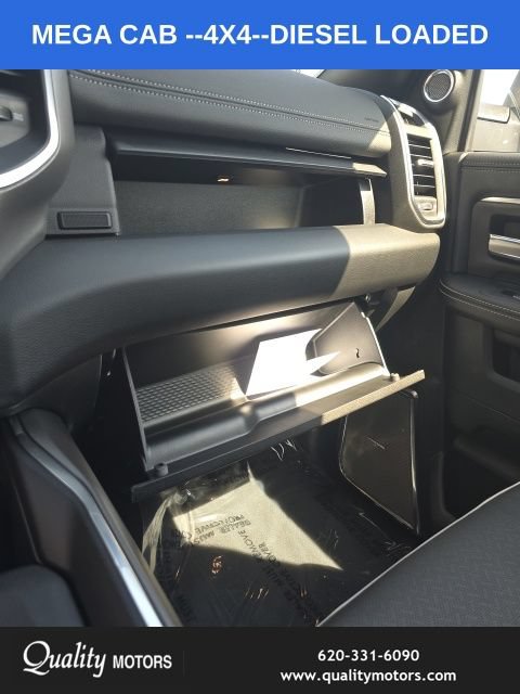New 2026 RAM 2500 Laramie AWD/4WD image 16