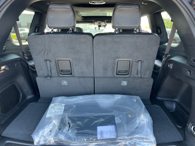 New 2026 Jeep Grand Cherokee L Limited w/ Limited Altitude Package AWD/4WD image 5