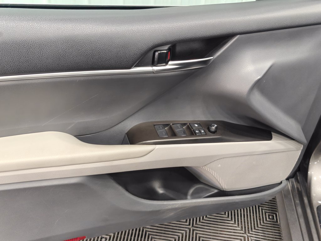 Used 2024 Toyota Camry LE FWD image 38