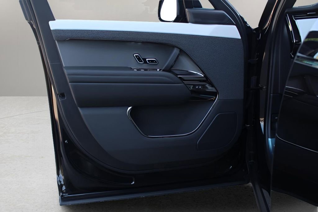Used 2025 Land Rover Range Rover Sport Dynamic SE image 10
