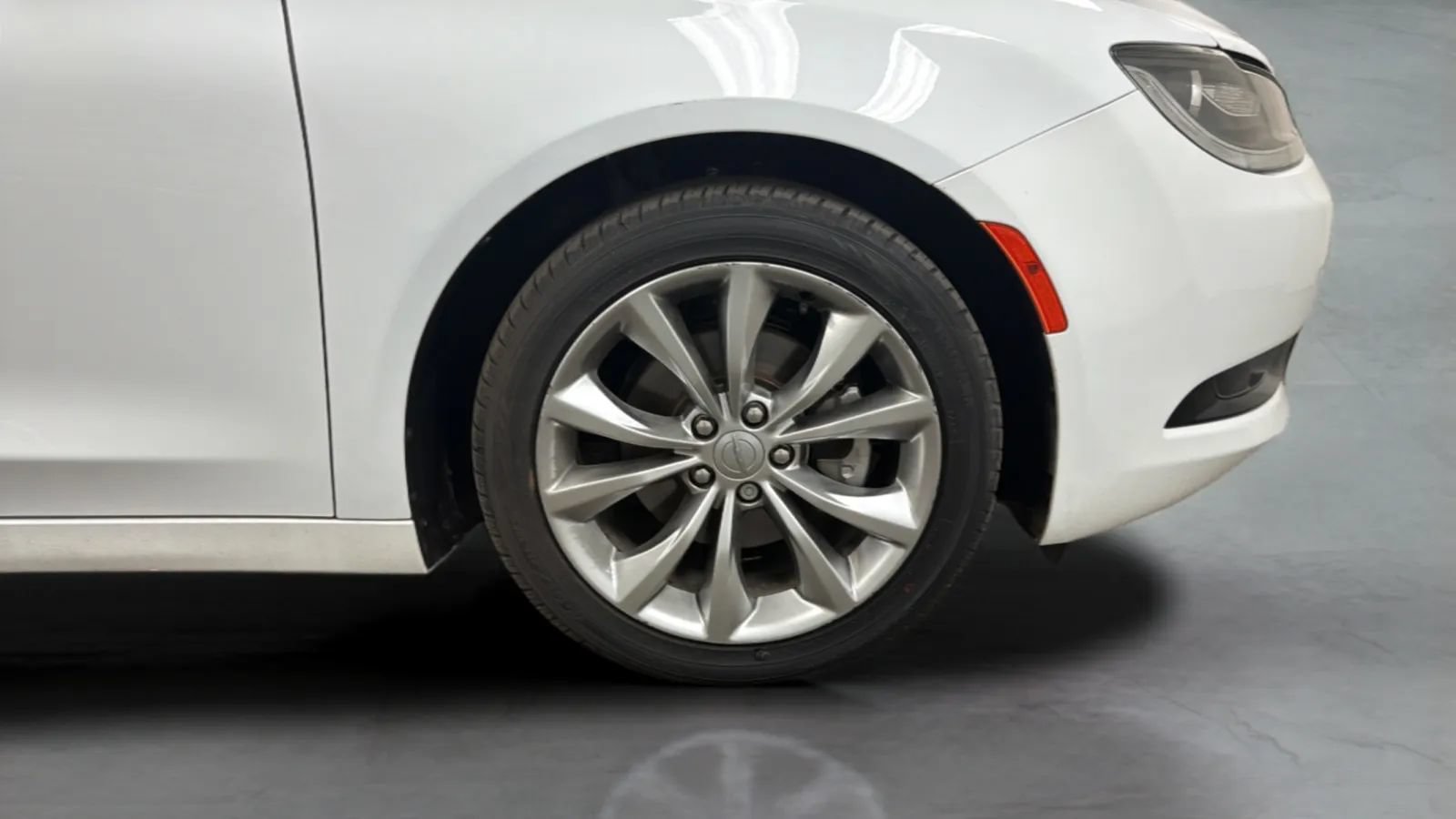 Used 2015 Chrysler 200 S w/ Navigation & Sound Group I FWD image 26