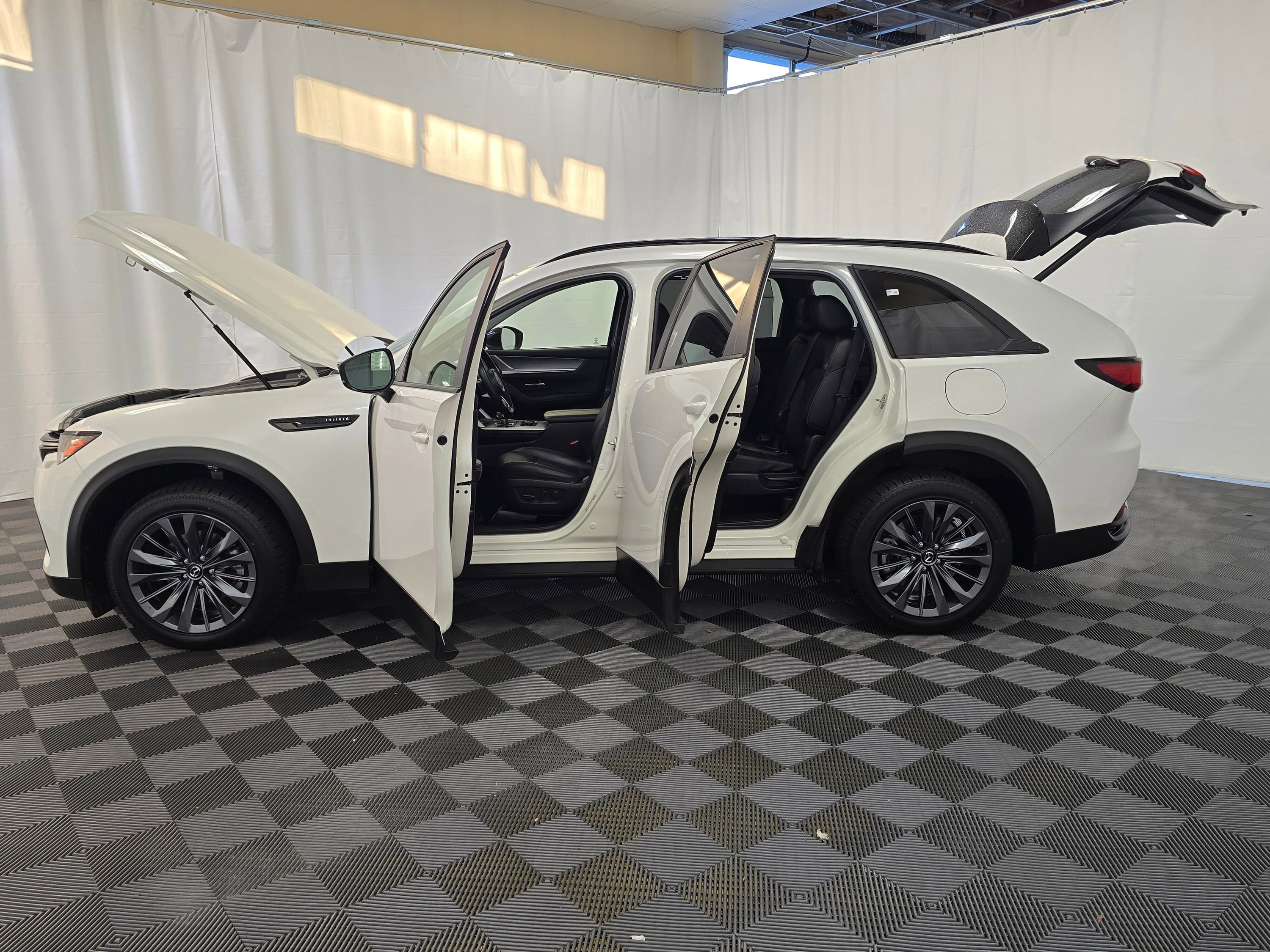 Used 2025 MAZDA CX-70 3.3 Turbo w/ Preferred Package AWD/4WD image 11