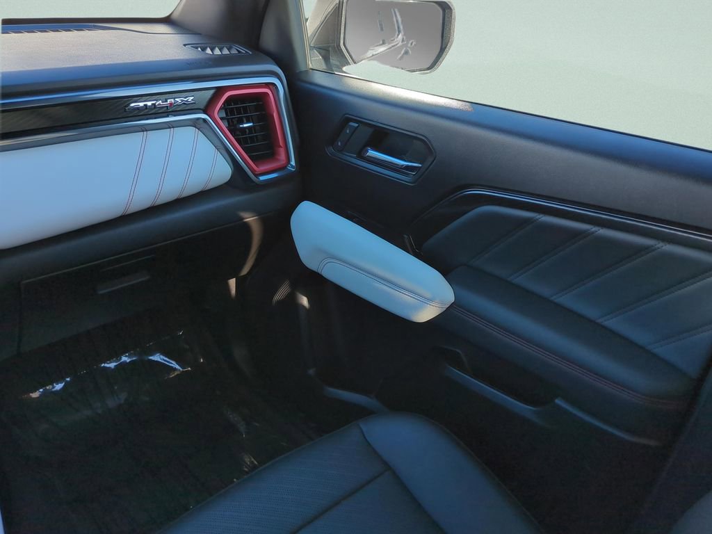 Used 2024 GMC Canyon AT4X image 16
