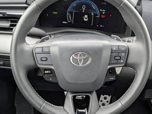 Used 2025 Toyota Camry SE FWD image 12