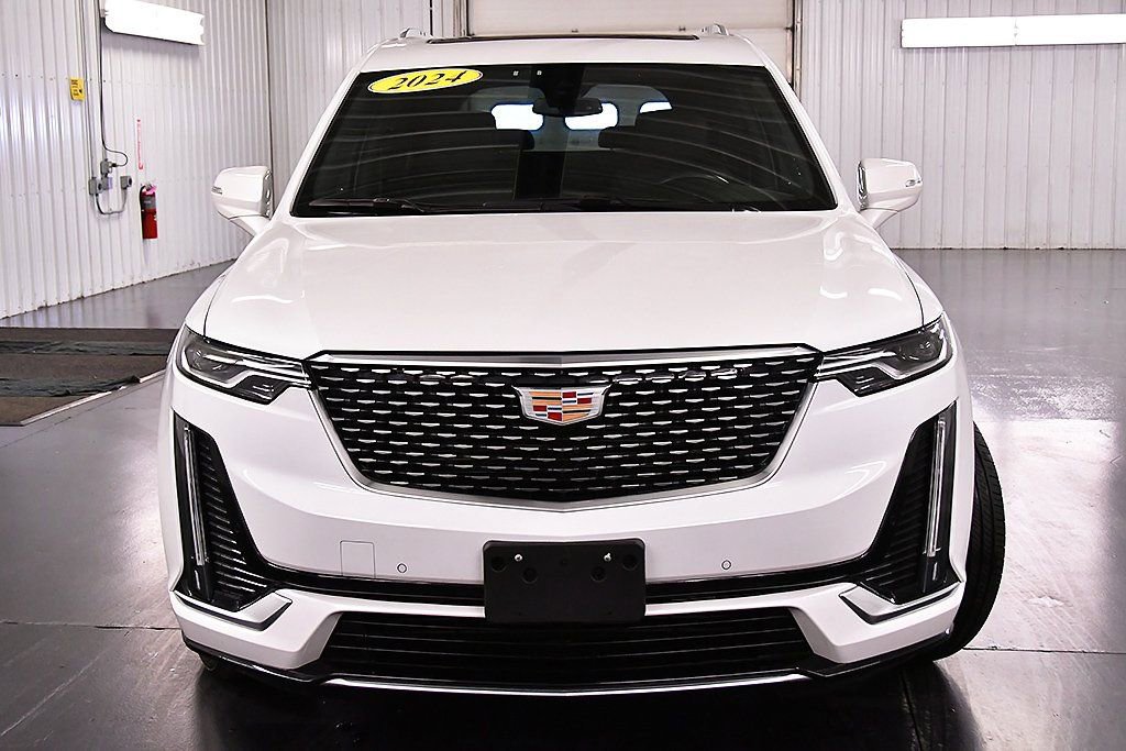 Used 2024 Cadillac XT6 Luxury w/ LPO, Floor Liner Package image 2