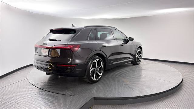 Used 2024 Audi Q8 e-tron Premium Plus w/ Premium Plus Package AWD/4WD image 8