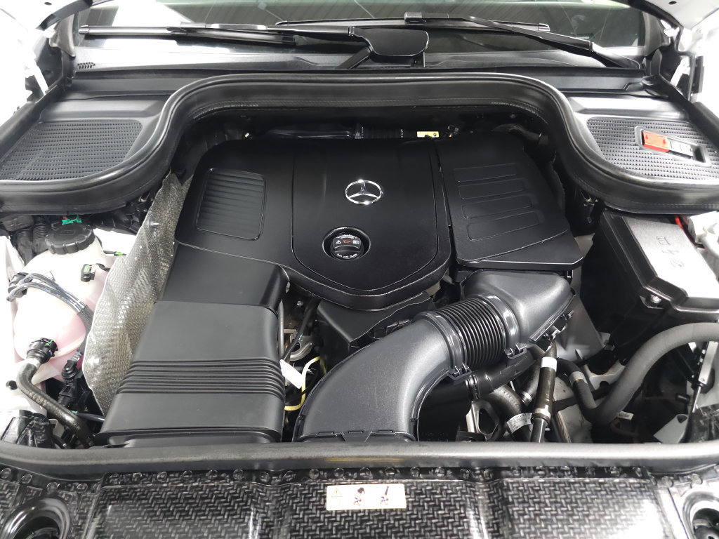 Used 2025 Mercedes-Benz GLE 450e 4MATIC w/ AMG Line Exterior image 36