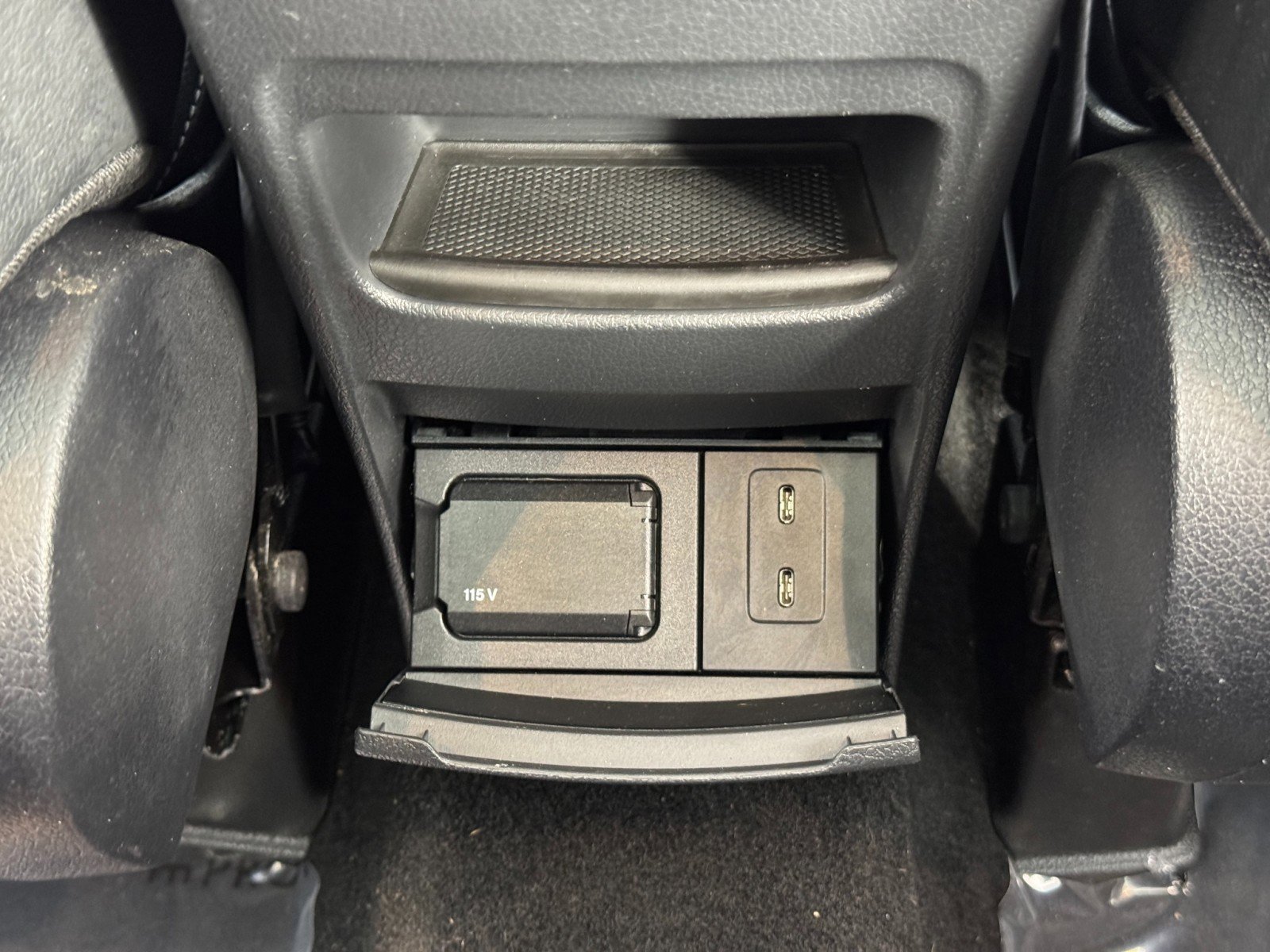 Used 2023 Mercedes-Benz GLB 250 image 36