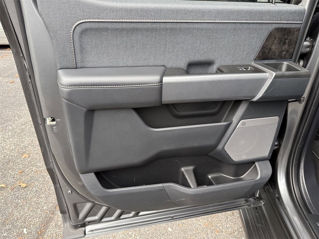 Used 2023 Ford F150 Lightning Lariat image 23