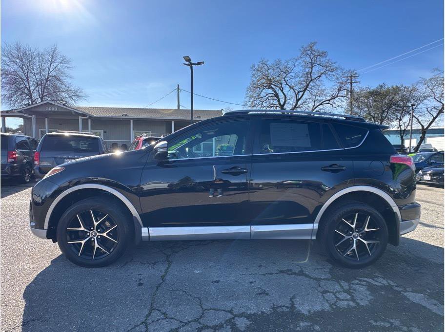 Used 2018 Toyota RAV4 SE w/ Power Extra Value Package image 4