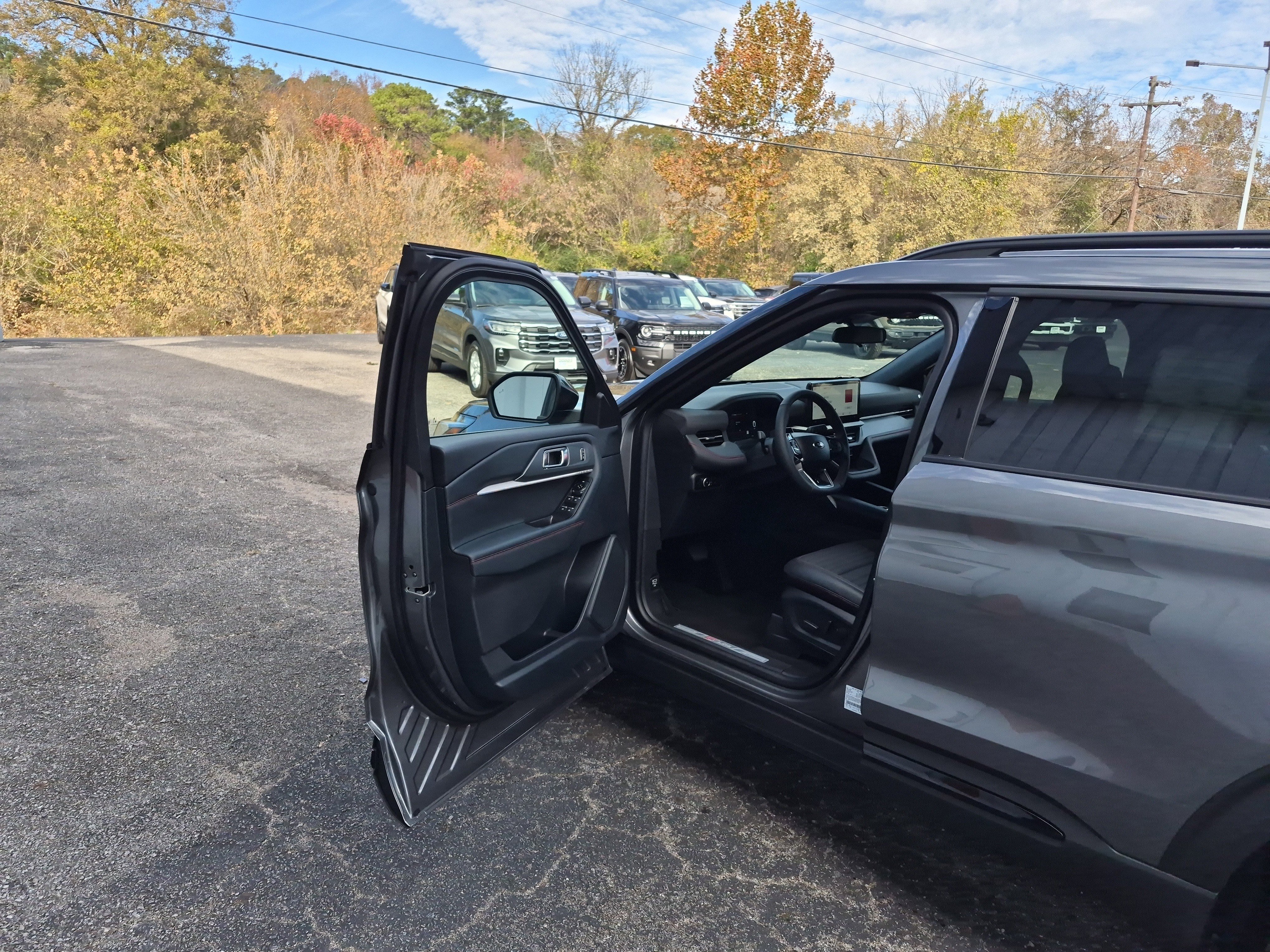 New 2026 Ford Explorer ST-Line image 9