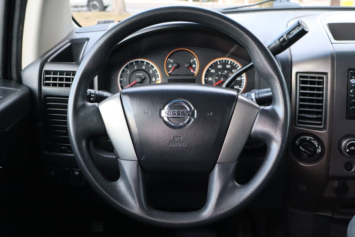 Used 2014 Nissan Titan S image 18