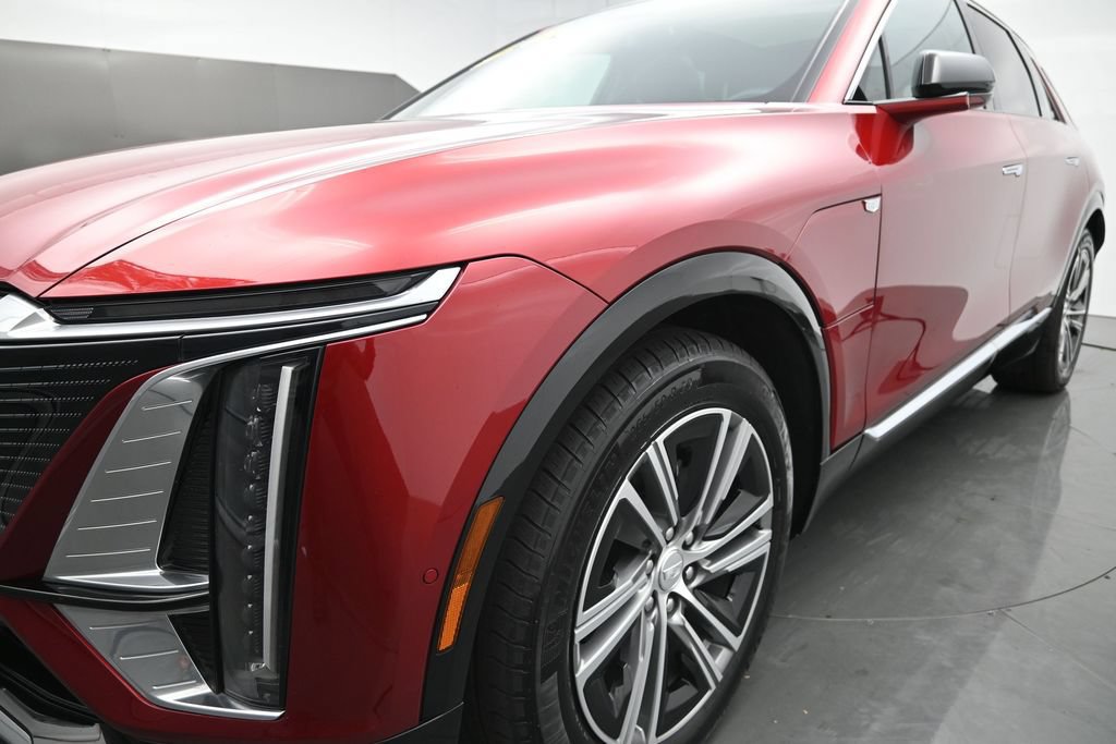 Used 2024 Cadillac Lyriq Luxury w/ LPO, Floor Liner Package AWD/4WD image 30