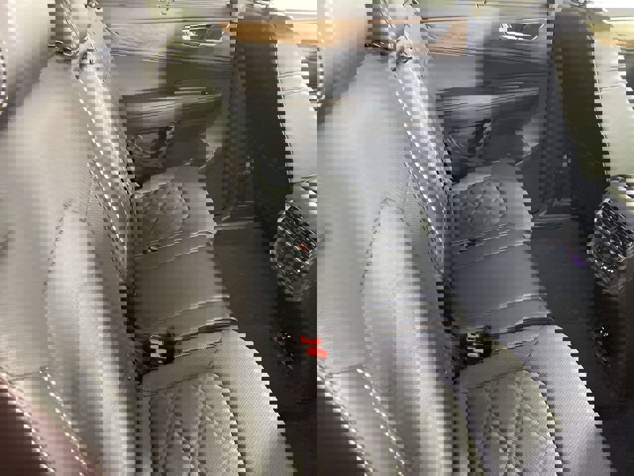 Used 2024 Volkswagen Atlas SE image 24