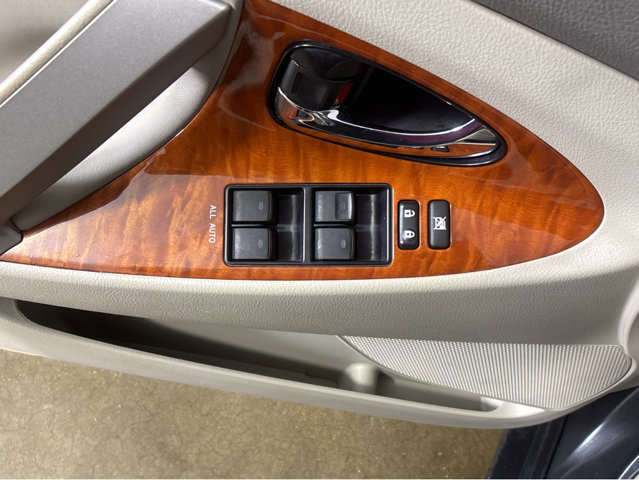 Used 2010 Toyota Camry XLE image 34