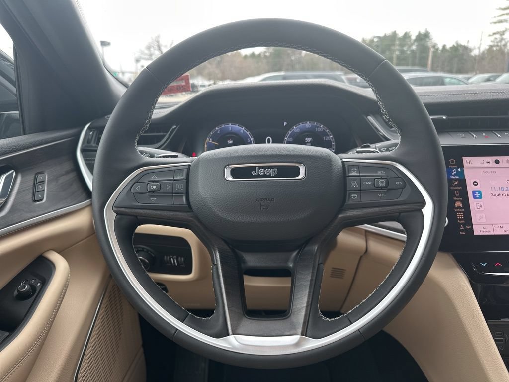 New 2026 Jeep Grand Cherokee L Limited AWD/4WD image 17