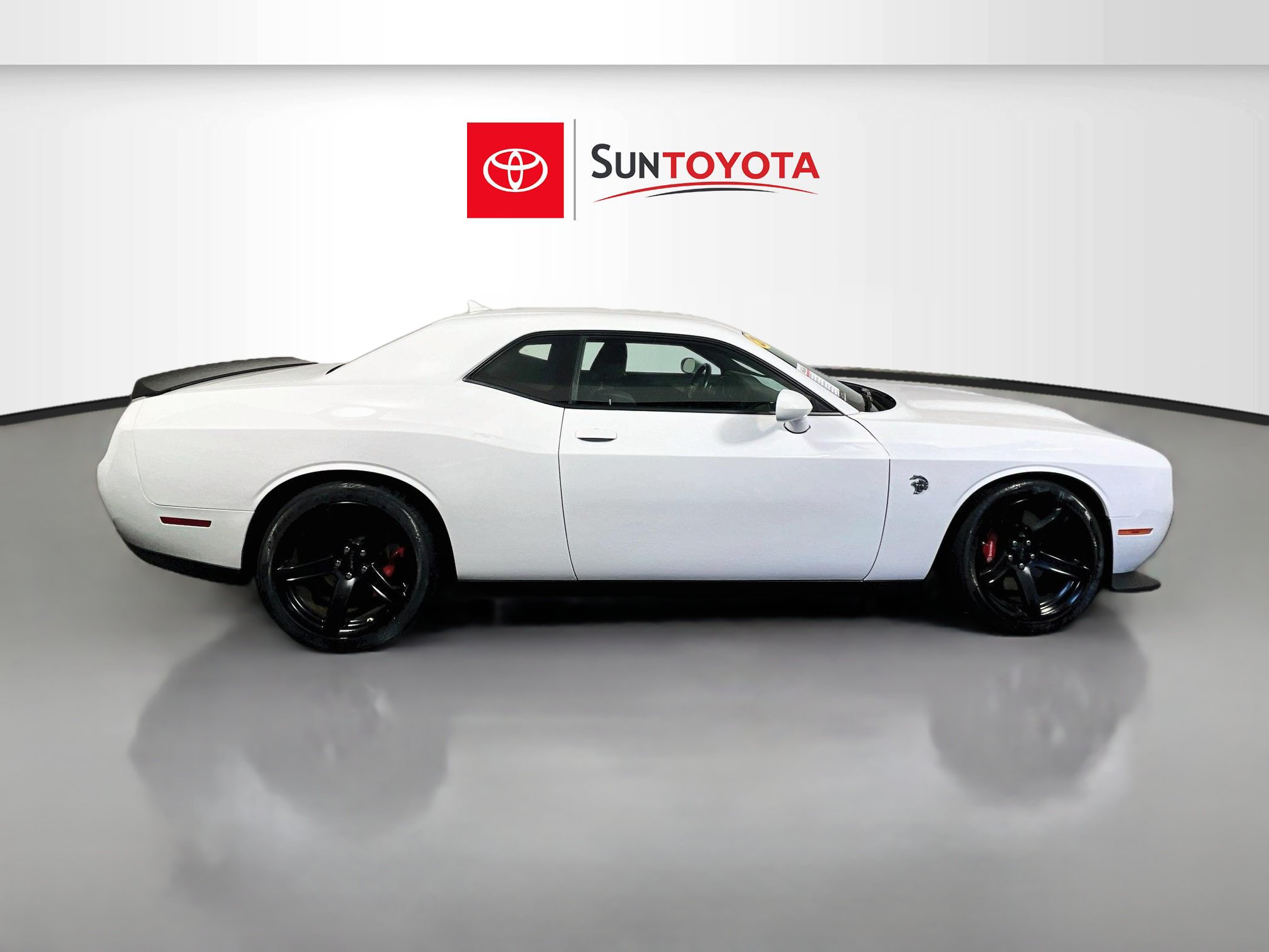Used 2020 Dodge Challenger SRT Hellcat RWD image 2
