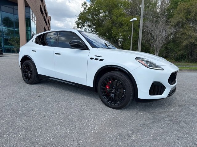 Used 2025 Maserati Grecale Modena image 10