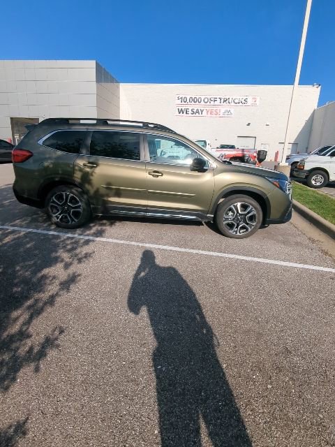 Used 2025 Subaru Ascent Limited AWD/4WD image 10
